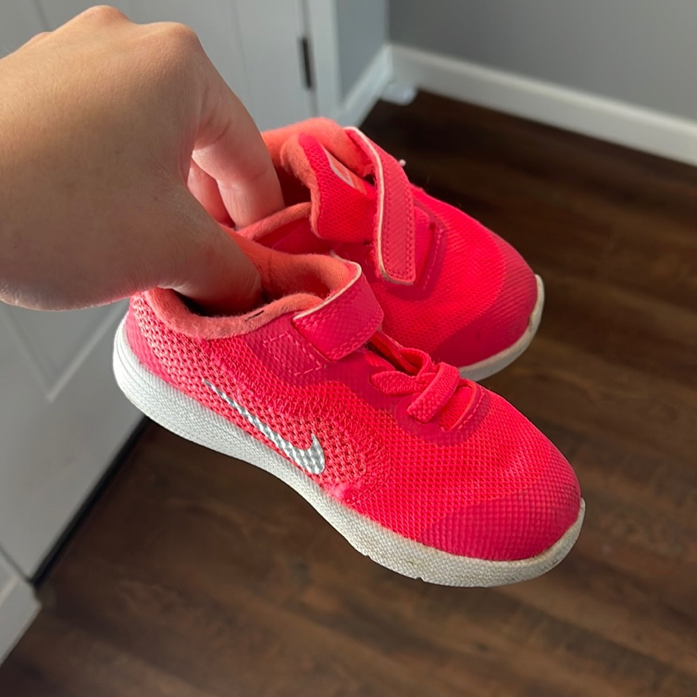 Nike kids shoes size 6C